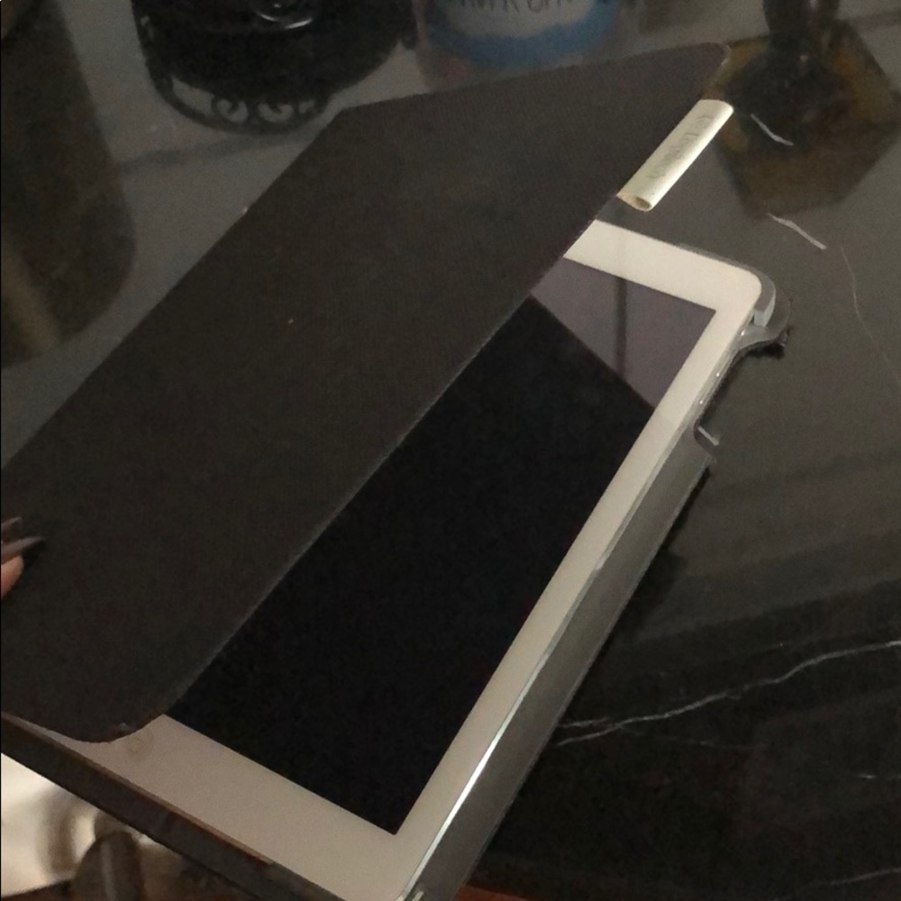ipad - Picture 2 of 3